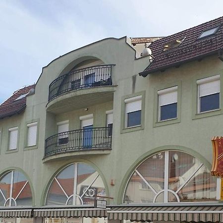 Apartman Andrea Vinkovci Extérieur photo