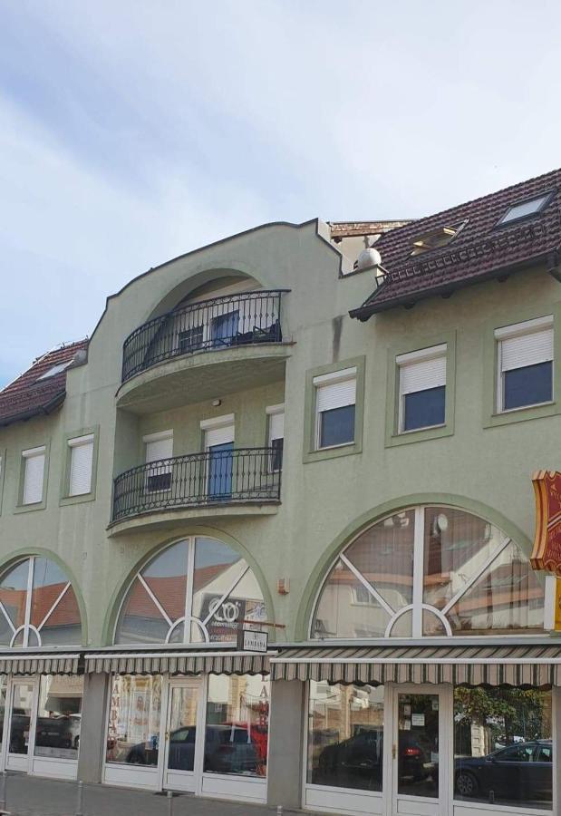 Apartman Andrea Vinkovci Extérieur photo